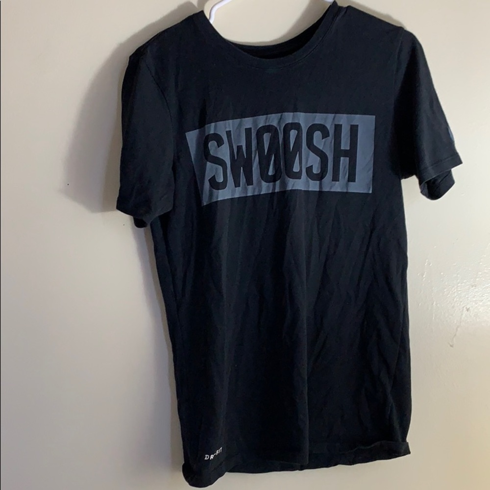 The Nike Tee Athletic Cut Men’s S Shirt | SWOOSH